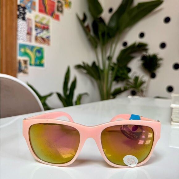 Vintage Deadstock Cool-Ray 1970s Pink 3D Geometric Ribbed Textured Sunglasses